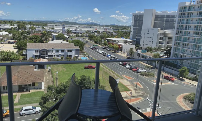 Mackay Apartment | Secured parking Self contained apartment