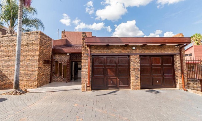 Laudium Bed & Breakfast | See You There Accommodation 2