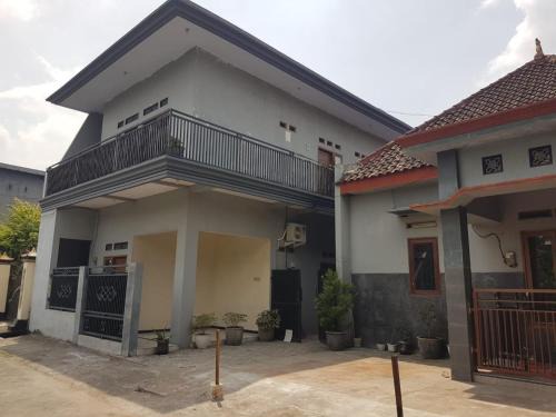 Peterongan House | Selaras Kost Syariah