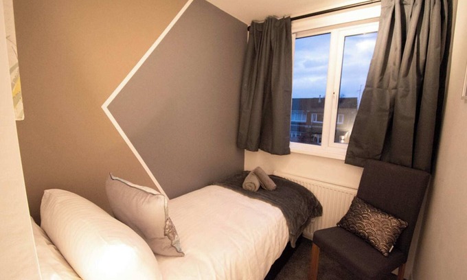 Baxenden House | Selby - 5 Bedroom in Accrington