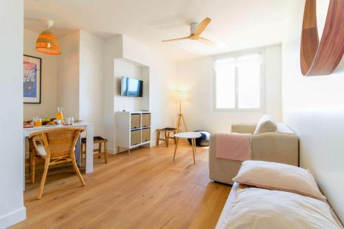 Le Lavandou Apartment | SELECT'soHOME - T3 vue mer - Centre ville avec place de parking - CALYPSO