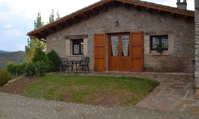 Sant Bartomeu del Grau Cottage | Self catering El Permanyer for 8 people