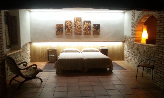 Sant Bartomeu del Grau Cottage | Self catering La Cabanya del Permanyer for 2 people