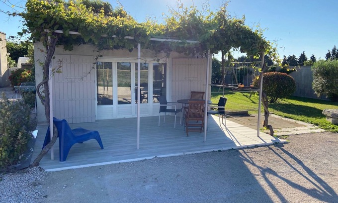 Saint-Saturnin-les-Avignon Cottage | Self-catering cottage in Provence - Vaucluse