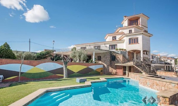 Riudecanyes Cottage | Self catering La Guaita for 16 people