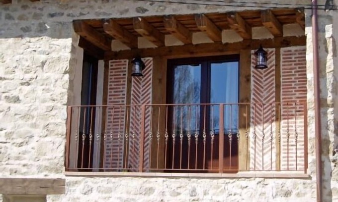 Navafria Cottage | Self catering La Hijuela de Pindó for 12 people