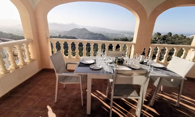 La Font d'en Carros Villa | Self Contained hillside Villa with stunning vistas