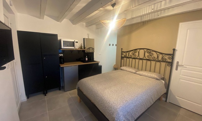 Fos-sur-Mer Bed & Breakfast | Self-contained, private accommodation in Fos sur Mer