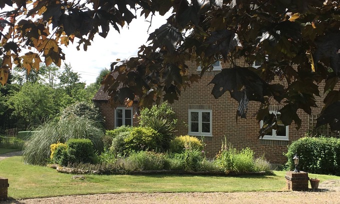 Warnham Apartment | Self Contained Stay, set within 7 acres of gated grounds, for 2 or 3 guests