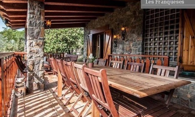 Els Gorgs Cottage | Self catering Les Franqueses for 16 people