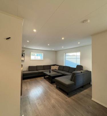 Florø Apartment | Selveier leilighet, Parkering med El-bil ladder