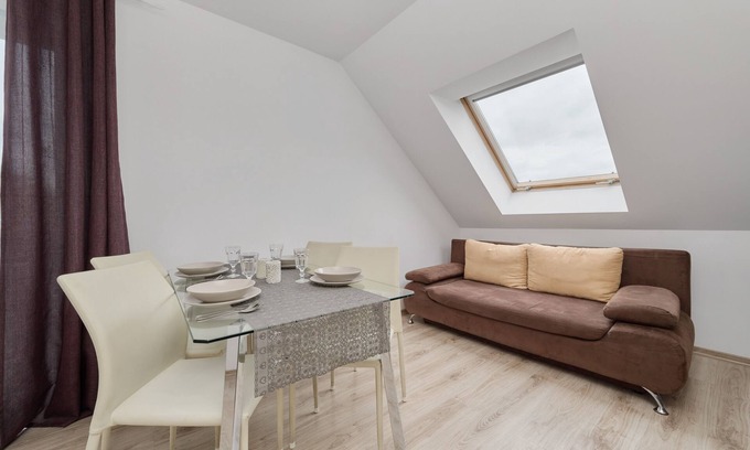 Brochow Apartment | Semaforowa Apartment Wroclaw by Renters