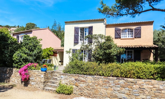 Bormes-Les-Mimosas Villa | Semi-detached villas * with communal pool in beautiful property. Ideal with family.