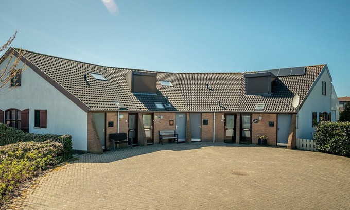 Brouwershaven Cottage | Semi-detached bungalow for 4 persons