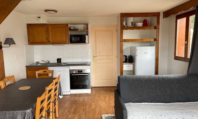 La Joue du Loup Ski Chalet | Semi-detached chalet, 3 rooms, 8 pers. with terrace and parking in La Joue du Loup