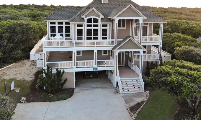 Pine Island House | Semi-Oceanfront Estate in Corolla, NC—Just a 2-minute walk to the beach!