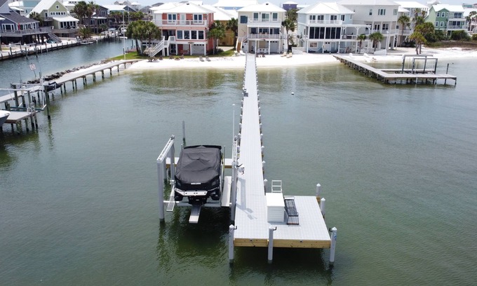 Navarre Beach House | “Semi-Retired”-Elevator-Pier-200+ 5 Star Reviews-Toys-Golf Cart Rental -EV Charg