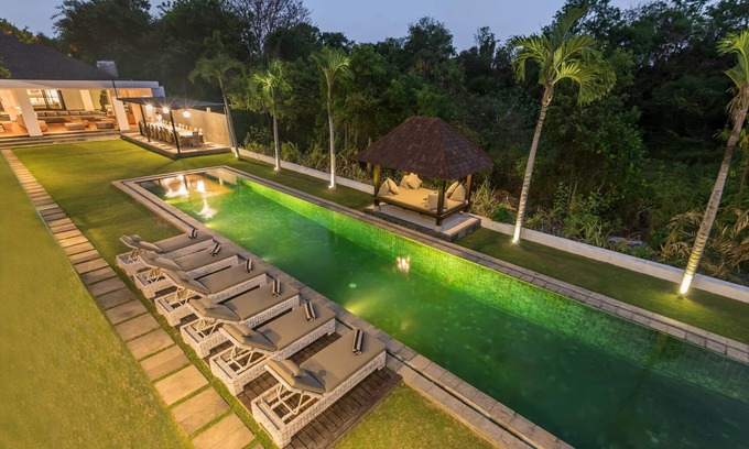 Dyanapura Villa | Seminyak, Large Groups, 11 Bdr/14 beds,Near Beach