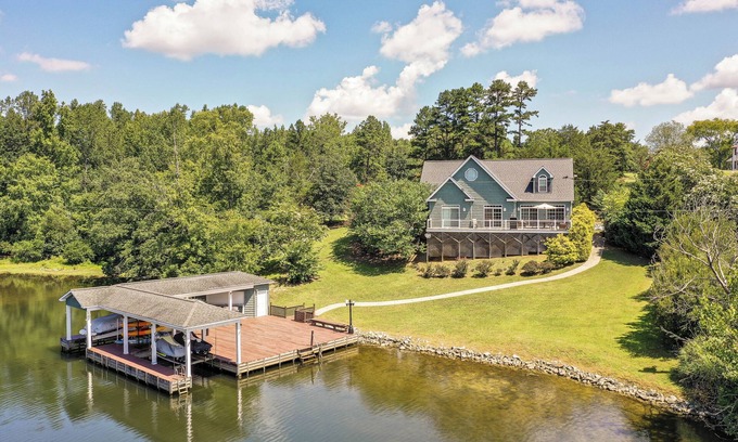 Semora House | Semora Vacation Rental w/Dock on Hyco Lake!