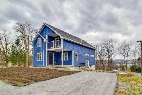 Valois Apartment | Seneca Lake Wine Trail Studio with Water View!