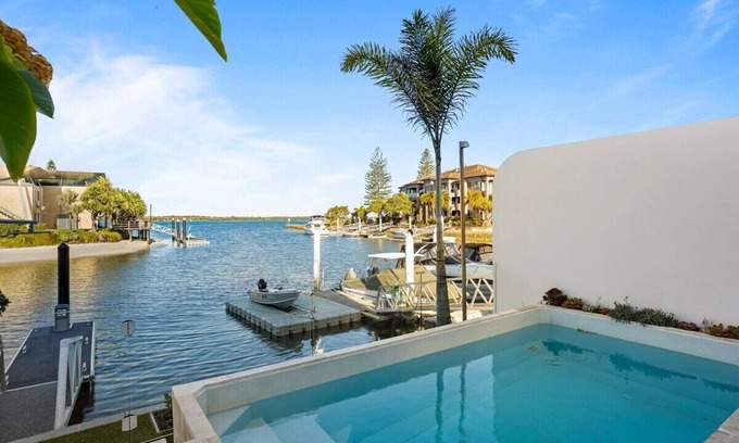 Runaway Bay House | Sensational Gold Coast Home