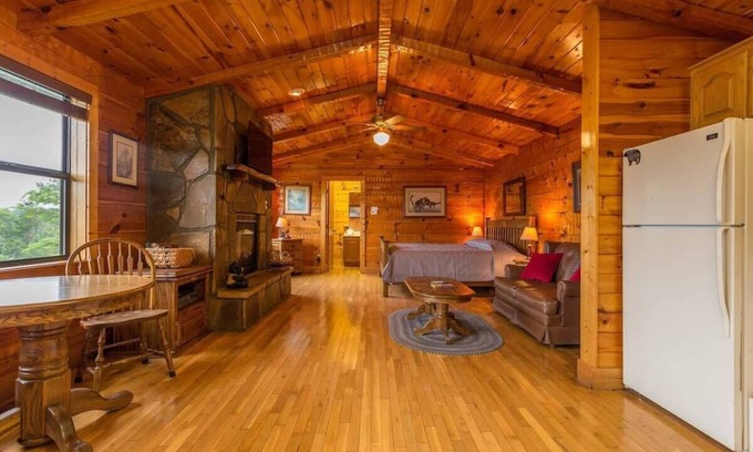 Gatlinburg - Pigeon Forge Cabin | Sensational Views GSMNP/Near DwTn Gatlinburg