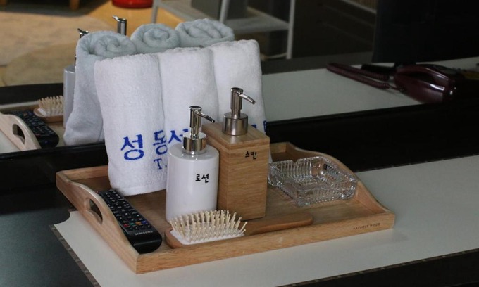 Daemyeong-dong Hotel | Seong Dong Jang