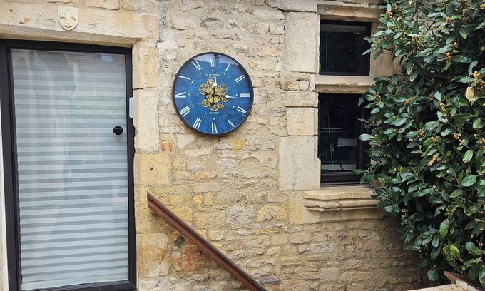 Haie Vigne Apartment | Separate master suite, 18th century residence