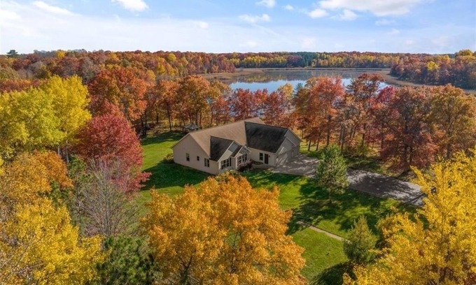 Nisswa Cabin | Sept 26 & Oct 4 Open! Golf getaway,Lake Edward, Mins to Nisswa, Hot Tub, Game Rm
