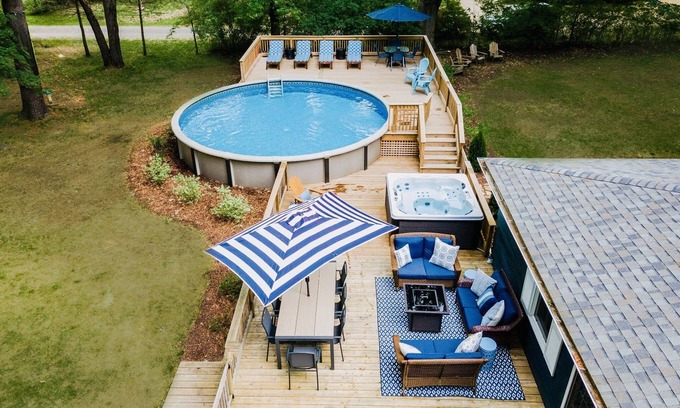 Sawyer House | September weekends still available! Heated pool and hot tub. 2 min to the Beach!