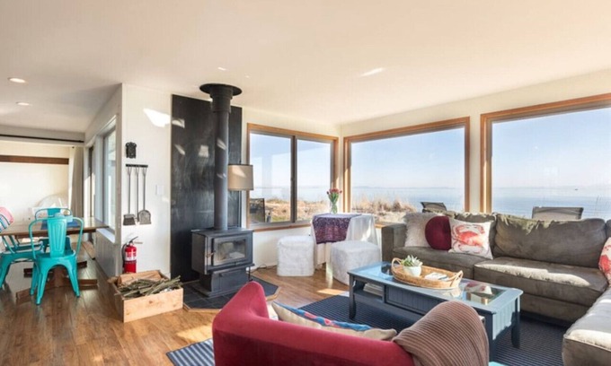 Sequim House | Sequim Beach Haven - Incredible Views & Walk-Out Beach Access