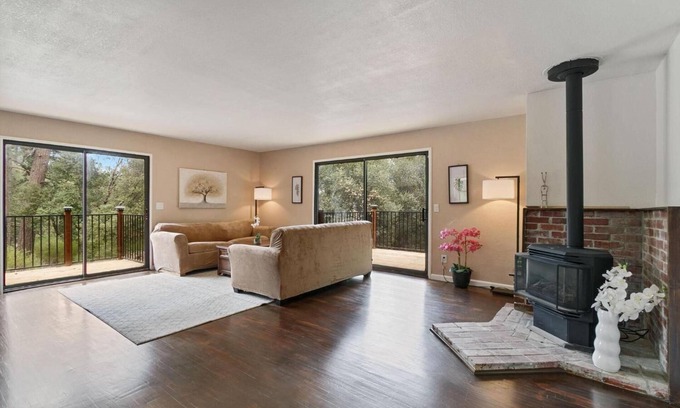 Auburn House | Serene 4 BR Unit in Lake Arthur