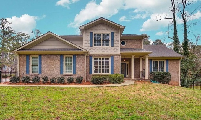 Atlanta House | Serene 8-bedroom house with AC in vibrant Atlanta