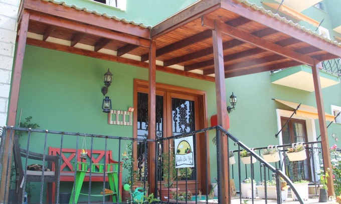 Selcuk Apartment | Serene Apart Surrounded by Nature in Selcuk