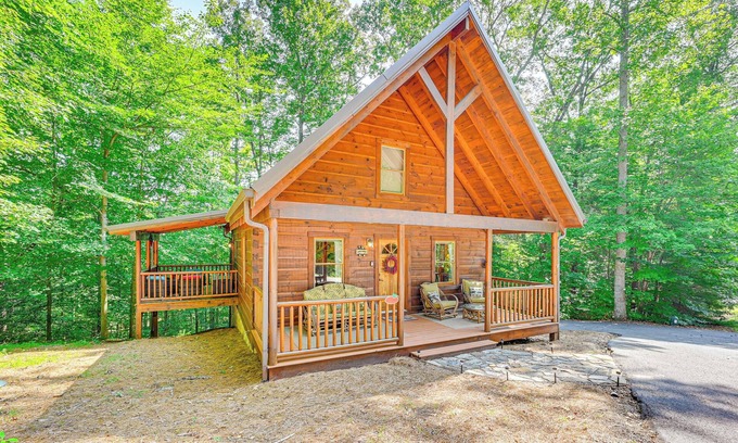 Reserve at Fairystone Cabin | Serene Cabin < 1 Mi to Fairy Stone State Park!