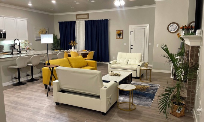 Odessa House | Serene Castle - Close to all attraction in Odessa Tx