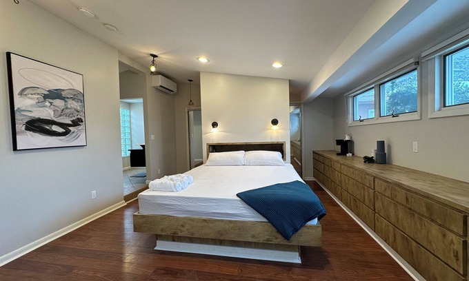 Baltimore Apartment | Serene Deluxe Suite with Jacuzzi & EV charger
