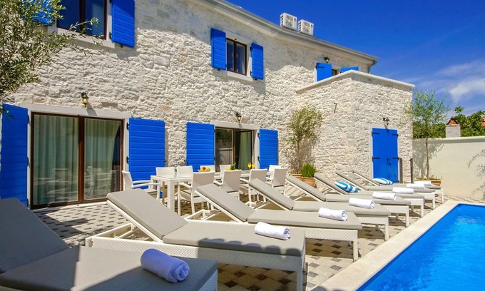Kruncici House | Serene Holiday Home in Kruncici with Private Pool