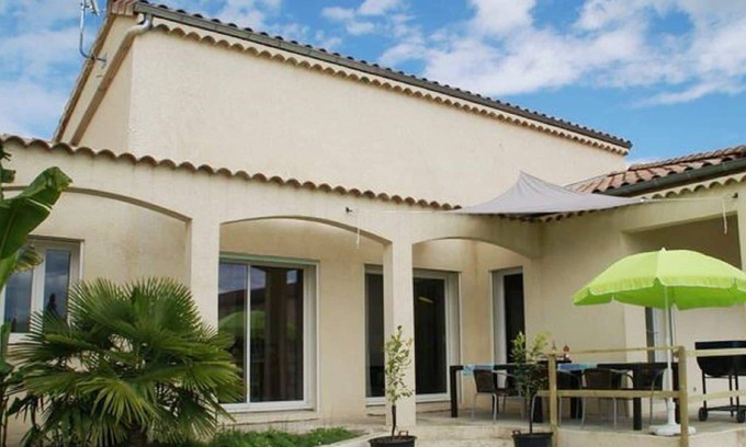 Pradons House | Serene Holiday Home in Pradons with Swimming Pool