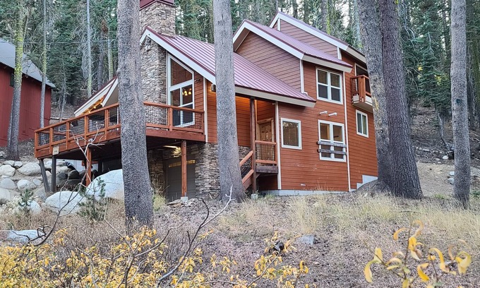 Serene Lakes Cabin | Serene Lakes Cabin w/view close to Sugar Bowl & Truckee