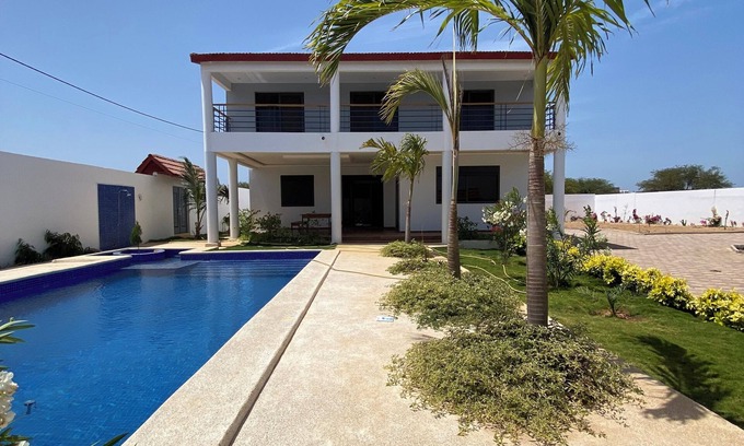 La Somone Villa | Serene Luxury Retreat and Relaxation Oasis