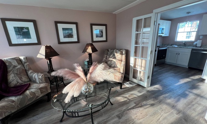 Iona House | Serene Oasis - 2 Bedroom - Less than 5 miles to the beaches!