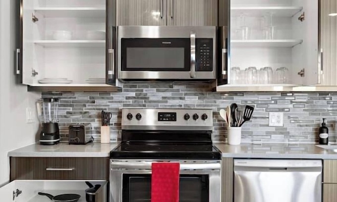 Bayonne Condo | Serene Oasis - NYC & NWK w/free parking