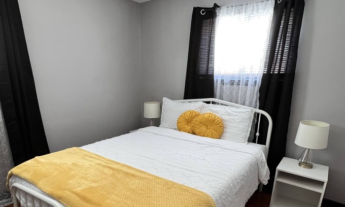 Yorkville House | Serene Safari 3 bd, close to shopping and amusement, free WIFI
