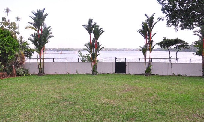 Moratuwa Villa | Serenity Lake Front Villa