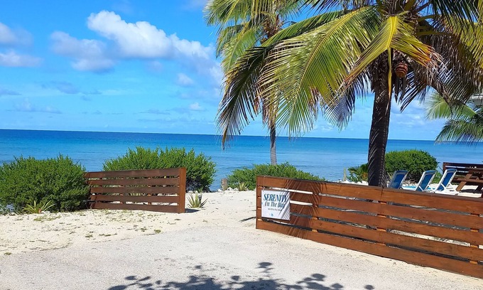 Cotton Tree Bay Apartment | Serenity On The Bay1 - One Bed Apt Close to Supermarkets, Shops and Restaurants!