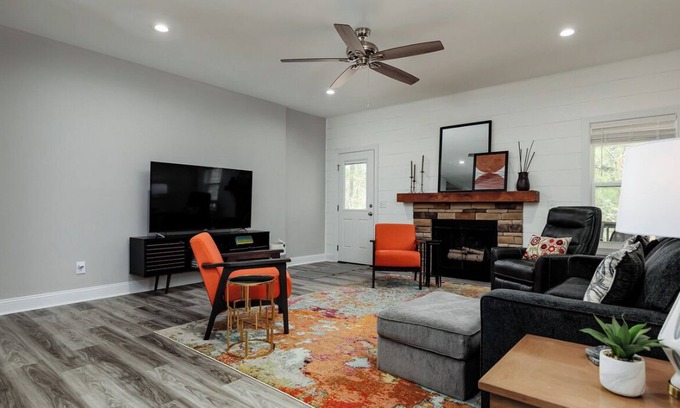 Pinehurst House | Serenity on Pinehurst No 6! <3.5 miles to the Village of Pinehurst! Sleeps 10!