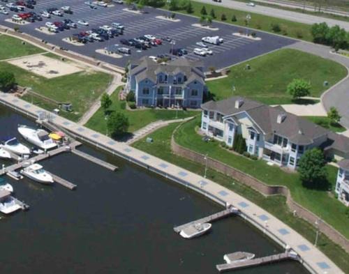 Portage House | Serenity on the Shores