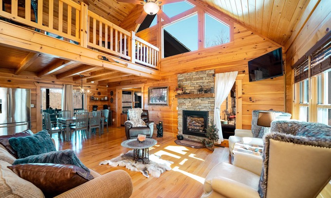 Vein Mountain House | Serenity Summit - Amazing Mountain Views - Grandview Peaks