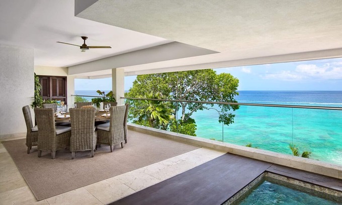 Prospect Apartment | Settle into oceanfront luxury - Portico 3